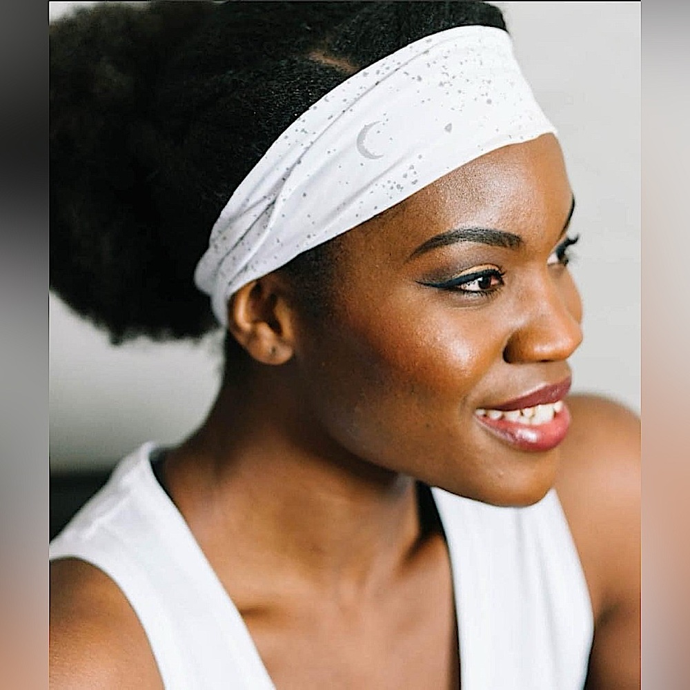 ZYIA White Reflective Light n Tight Headband 676 NWT